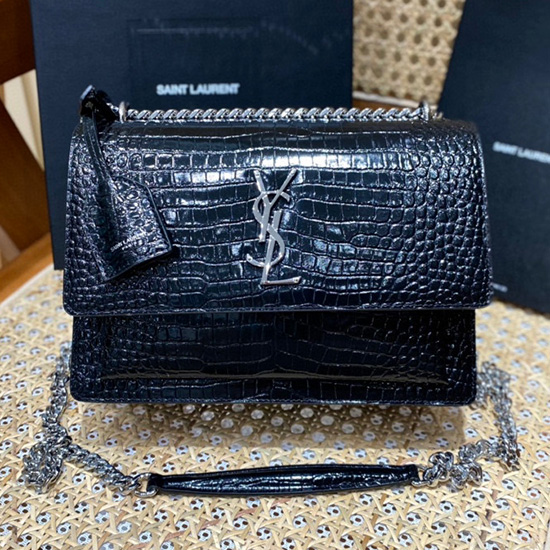 Saint Laurent Mittelgroße Geprägte Krokodil-Sonnenuntergangtasche Schwarz Mit Silber 442906