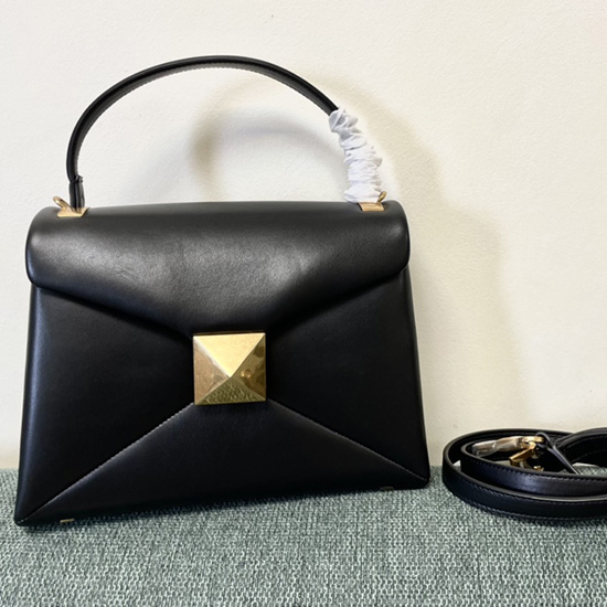 Valentino Kleine Handtasche Mit Einem Nieten Schwarz V1187