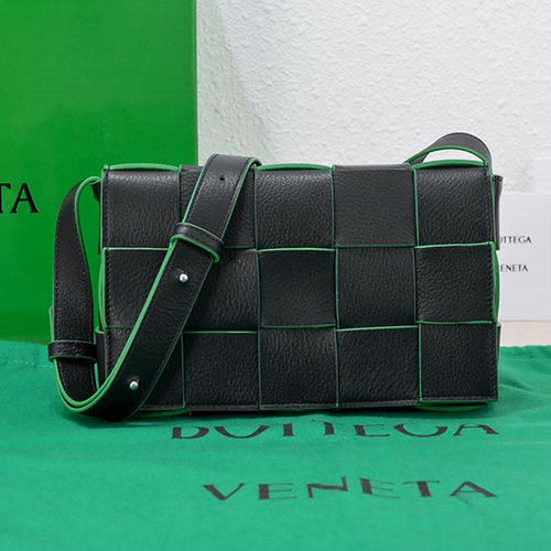 Bottega Veneta κασέτα από δέρμα μοσχαριού μαύρη B578130