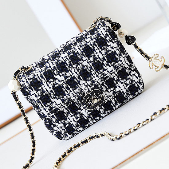 Chanel Mini Flap Bag μαύρη As3782