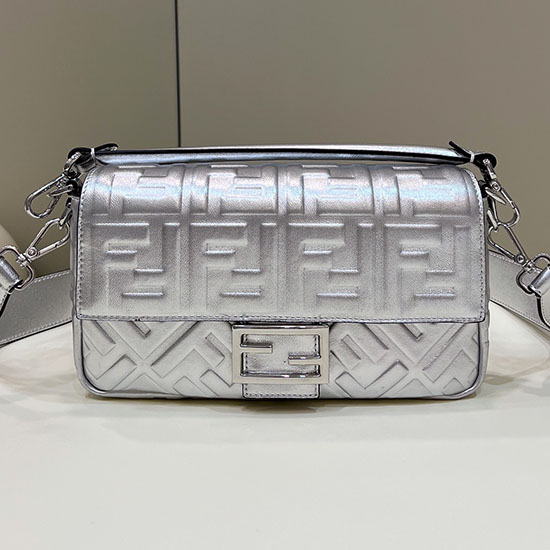 Fendi Baguette μεσαία δερμάτινη τσάντα ασημί F0135