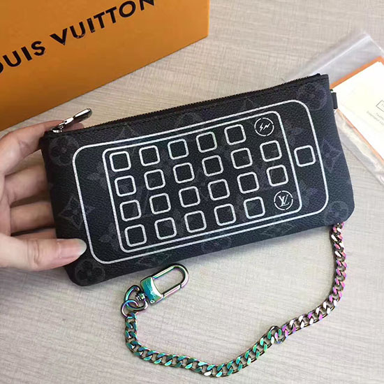 Louis Vuitton μονόγραμμα Eclipse Iphone 7 πουγκί M64433