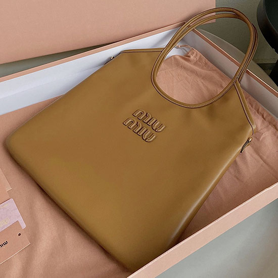 Miu Miu δερμάτινη τσάντα Tote Ivy καφέ 5bg231