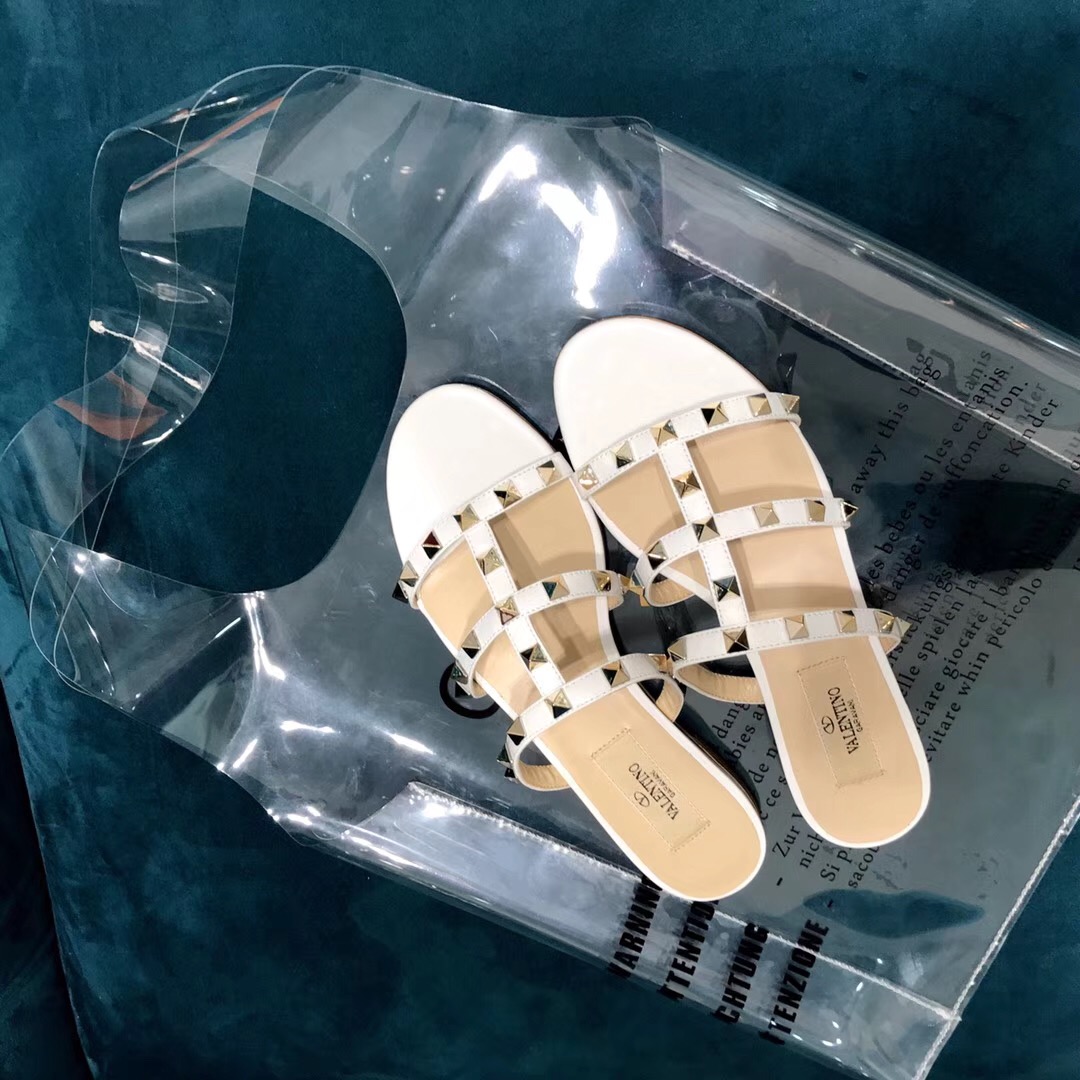 Valentino Garavani Rockstud Flat σανδάλι λευκό V18602