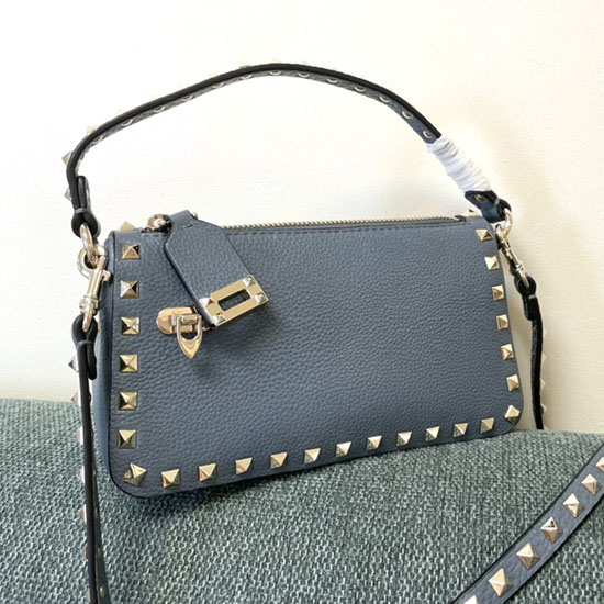 Valentino Garavani Rockstud δερμάτινη τσάντα ώμου μπλε V5500