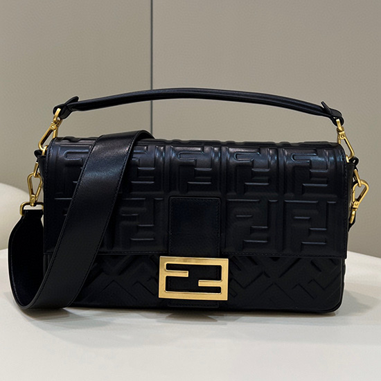 δερμάτινη τσάντα Fendi Baguette μαύρη F0192