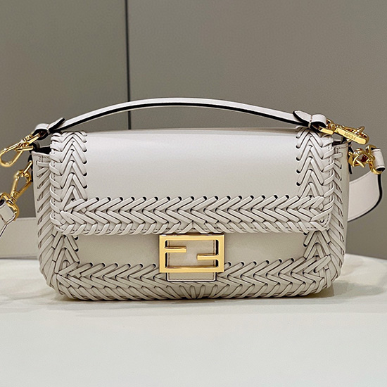 δερμάτινη τσάντα Fendi Baguette μαύρη F8536