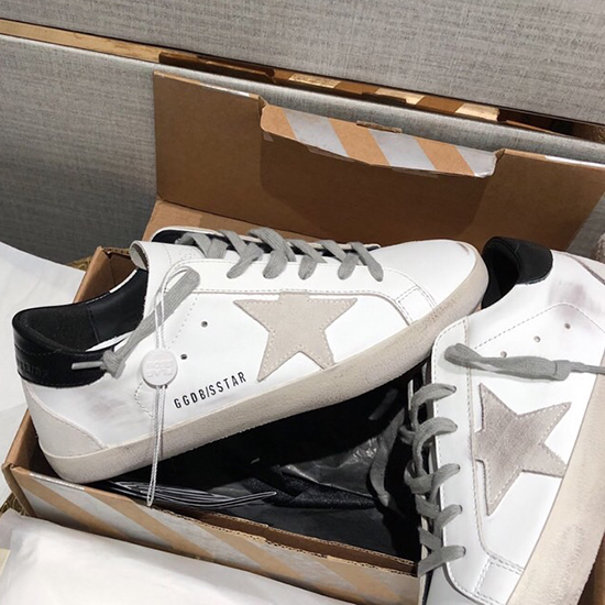 Golden Goose Calfskin Sneaker GG07729