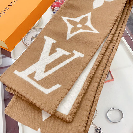 Louis Vuitton Sweet Dreams Scarf LS080805