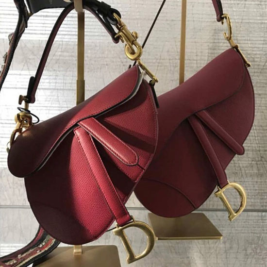 Bolso Alforja Dior De Piel De Becerro Granulada Rojo M9001