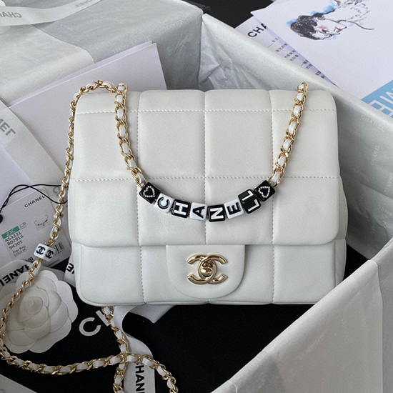 Bolso Chanel Con Solapa De Piel De Cordero Blanco As3331