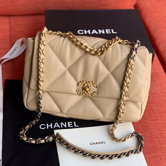 Bolso Chanel De Piel De Cabra Pequeño Con Solapa Beige A24101