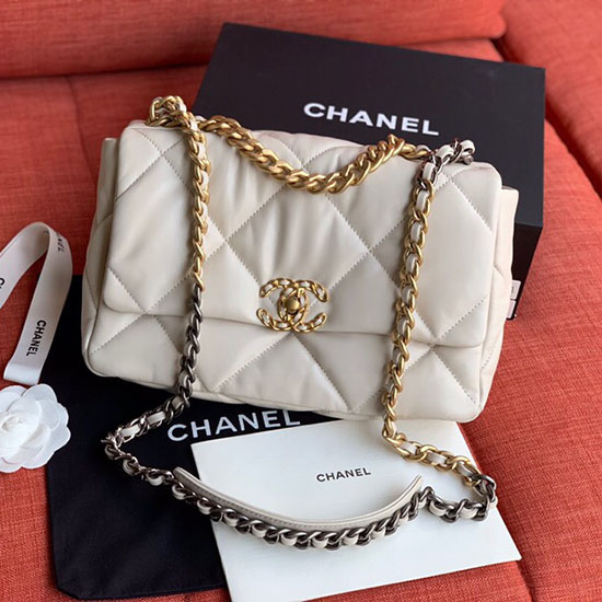 Bolso Chanel De Piel De Cabra Pequeño Con Solapa Blanco A24101