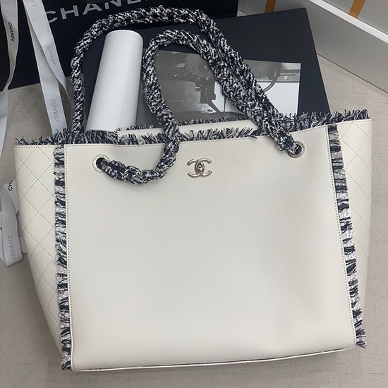 Bolso De Hombro Chanel De Piel De Becerro Blanco As8485