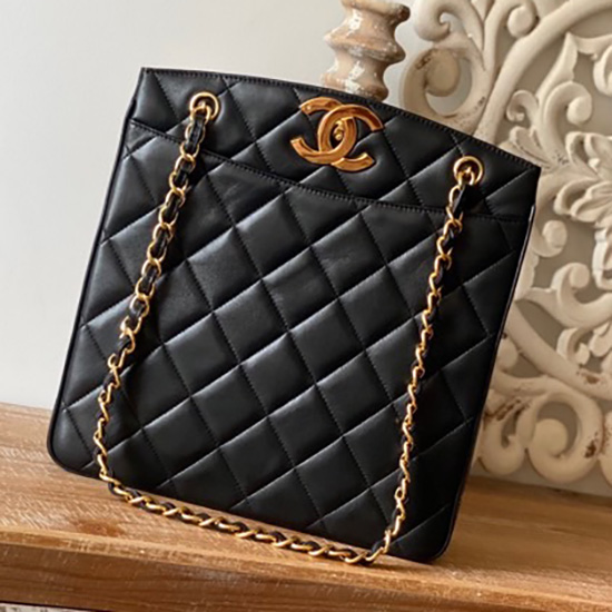 Bolso De Hombro Chanel De Piel De Cordero Negro A99