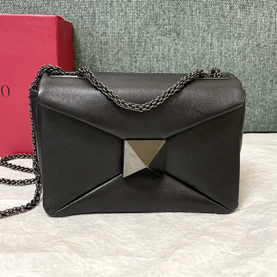 Bolso De Hombro Con Una Tachuela Valentino Garavani Herrajes Negros V1215