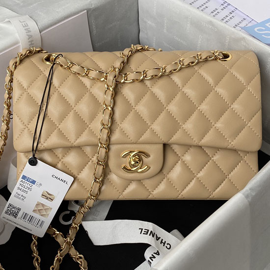 Bolso De Mano Mediano Clásico Con Solapa Beige Con Dorado A01112