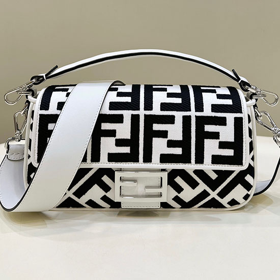 Bolso Fendi Baguette De Lona Con Bordado Ff F0159