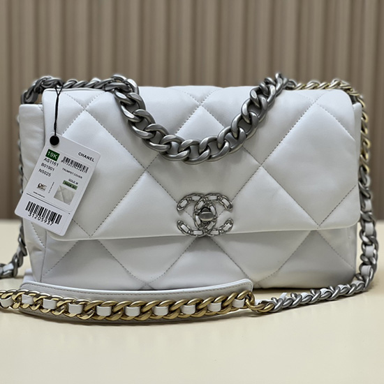 Bolso Grande Con Solapa Chanel 19 De Piel De Cordero Blanco Con Plata As1161