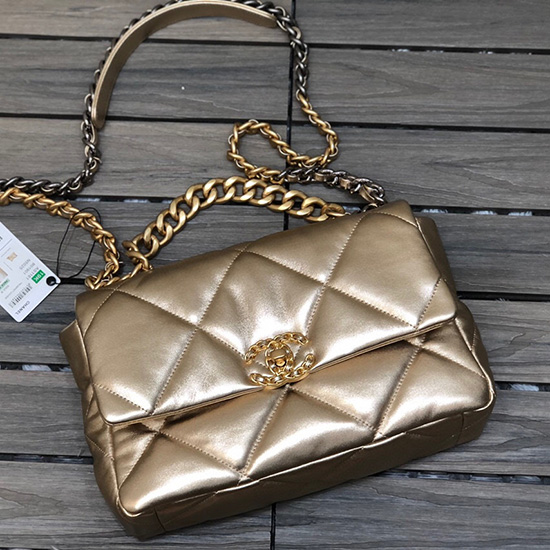 Bolso Grande Con Solapa Chanel 19 De Piel De Cordero Dorado As1161