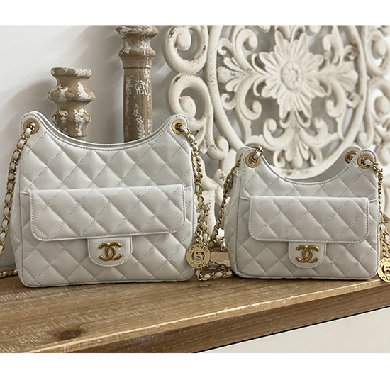 Bolso Hobo Chanel De Piel De Becerro Arrugada Brillante Blanco As3690