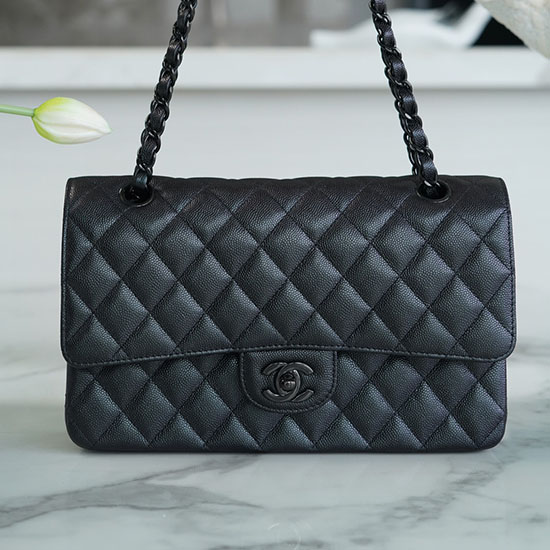 Bolso Mediano Clásico Con Solapa De Piel De Becerro Granulada De Chanel Negro A01112