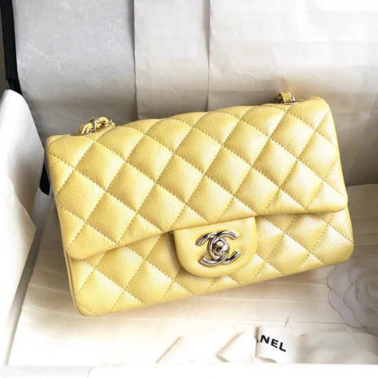 Bolso Pequeño Clásico Con Solapa De Piel De Becerro Flor Chanel Amarillo Cf1116