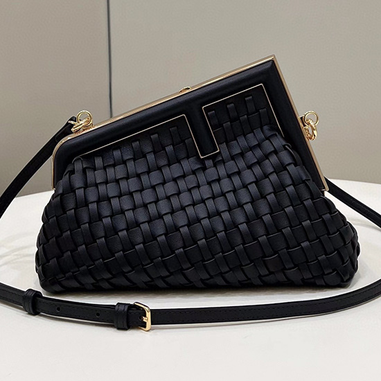 Fendi Primer Bolso Pequeño De Cuero Trenzado Negro F80103