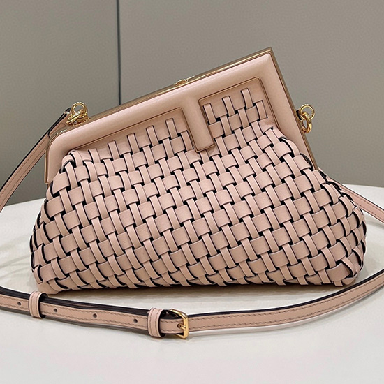 Fendi Primer Bolso Pequeño De Piel Trenzada Rosa F80103