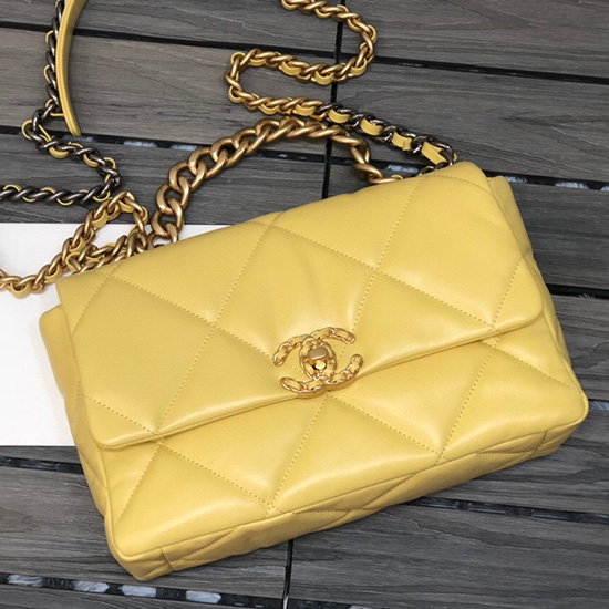 Chanel 19 Grand Sac à Rabat En Cuir Dagneau Jaune As1161