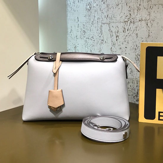 Fendi By The Way Sac Boston Régulier Gris Clair F81491