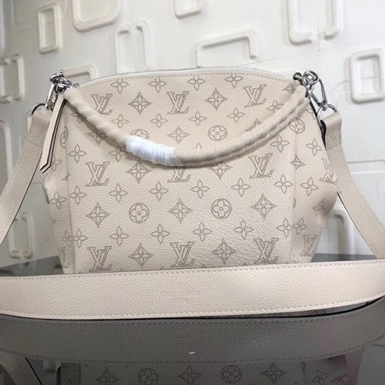 Louis Vuitton Mahina Chaîne Babylone En Cuir De Veau Bb Crème M51223