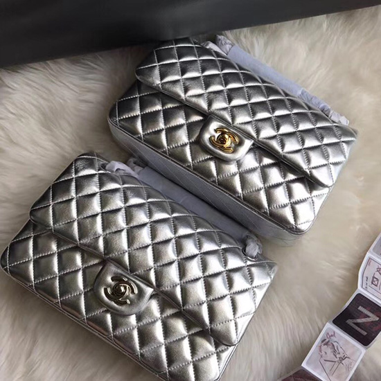 Sac à Bandoulière à Rabat En Cuir Dagneau Chanel Classique Argent Cf1112