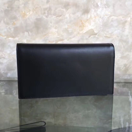 Saint Laurent Pochette Cassandre En Cuir De Veau Lisse Noir Y230320