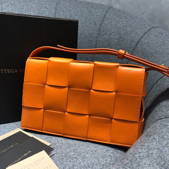 Bottega Veneta Kazettás Táska Maxi Intreccio Narancs Színben 578004