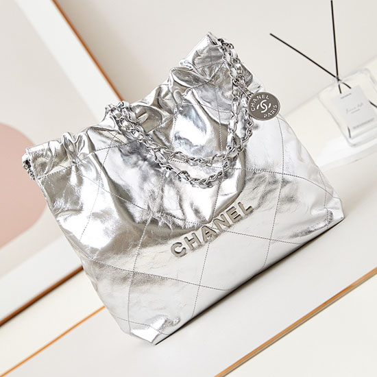 Kleine Chanel 22 Handtas As3260 Metallic Zilver