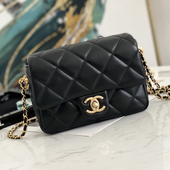 Liten Chanel Lammeskinnspose Sort As2855