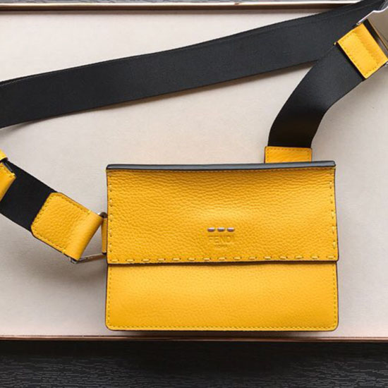 Bolsa Mensageiro Fendi Em Couro De Bezerro Amarelo F86731