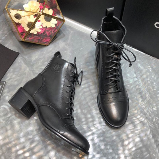 Botas De Couro De Bezerro Chanel Pretas C10054