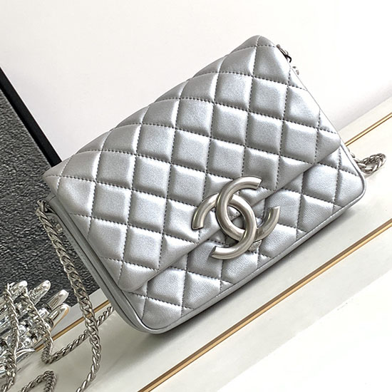 Chanel Bolsa De Ombro Com Aba De Pele De Cordeiro Prata As3855