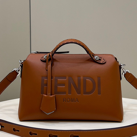 Fendi By The Way Bolsa Boston Média De Couro Marrom F8286