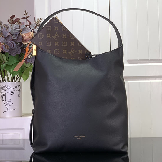 Louis Vuitton Low Key Hobo мм черный M24856