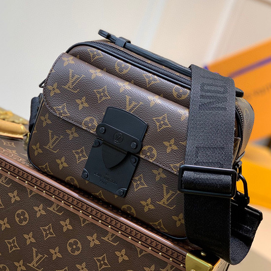 Замок-мессенджер Louis Vuitton черный M45806