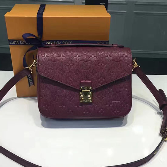 Клатч с монограммой Louis Vuitton Empreinte Metis цвета фуксии M40780