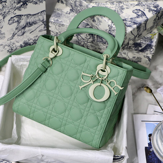 Ультраматовая сумка Lady Dior зеленая D92401