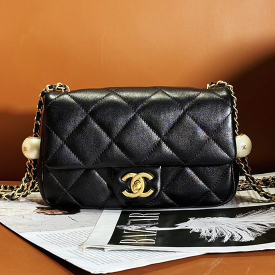 маленькая сумка Chanel с клапаном As4861