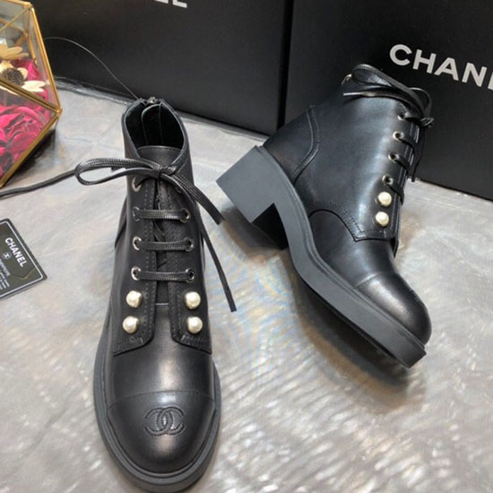 черные ботильоны Chanel из телячьей кожи C10055