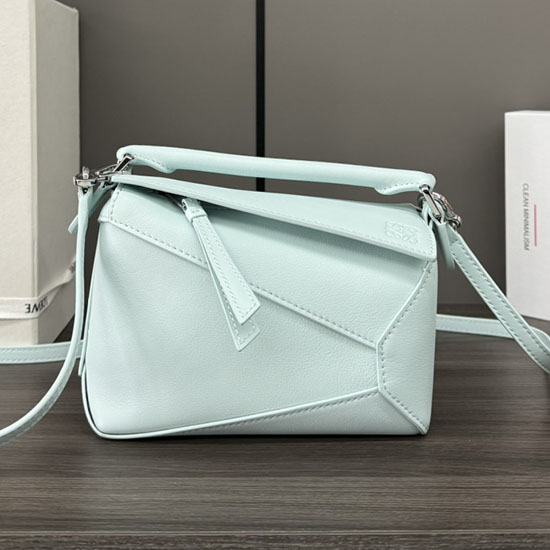 Loewe Classic Calfskin Mini Puzzle Bag L062312 สีน้ำเงิน