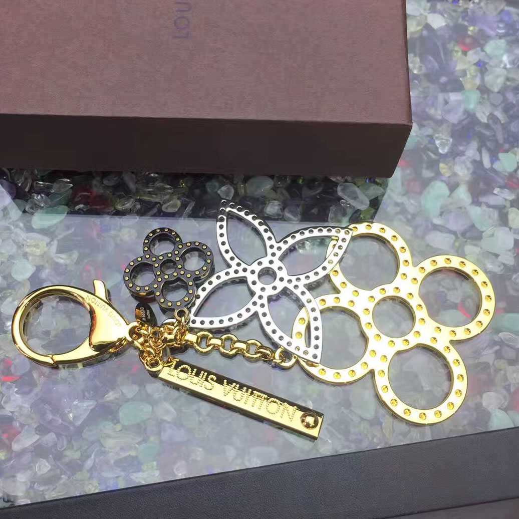 Louis Vuitton Bijoux Sac Tapage Bag Charm รุ่น M66350