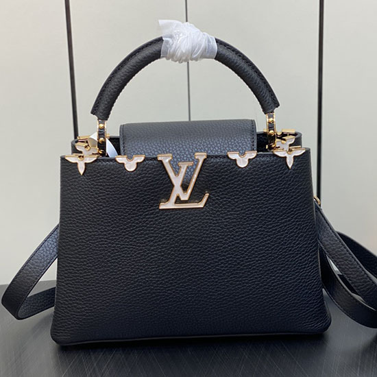 Louis Vuitton Capucines บีบี สีดำ M23263